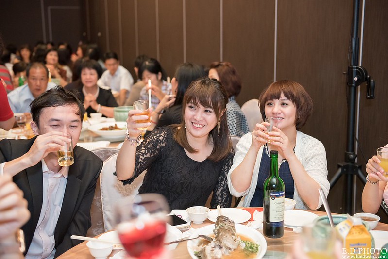 [台南婚攝] 延澤＆宜臻 婚禮紀錄｜富霖華平宴會館
