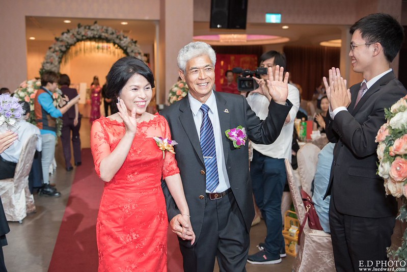 [台南婚攝] 延澤＆宜臻 婚禮紀錄｜富霖華平宴會館