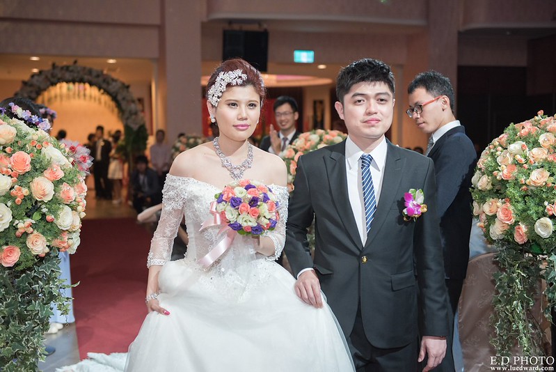[台南婚攝] 延澤＆宜臻 婚禮紀錄｜富霖華平宴會館