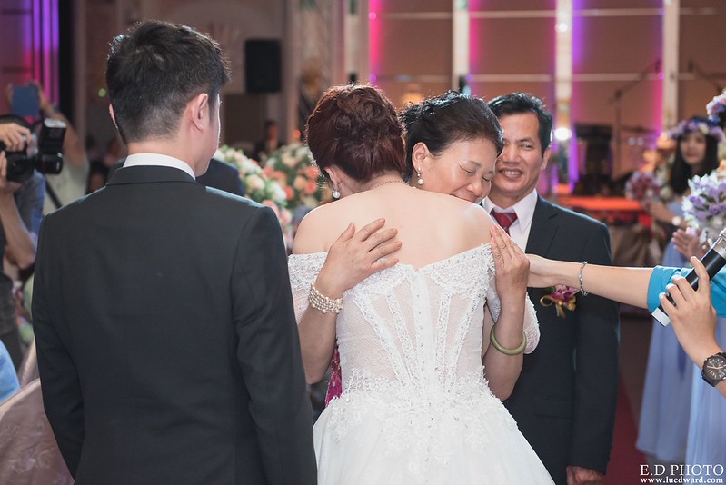 [台南婚攝] 延澤＆宜臻 婚禮紀錄｜富霖華平宴會館