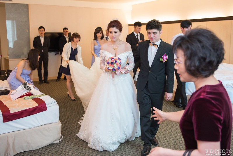 [台南婚攝] 延澤＆宜臻 婚禮紀錄｜富霖華平宴會館