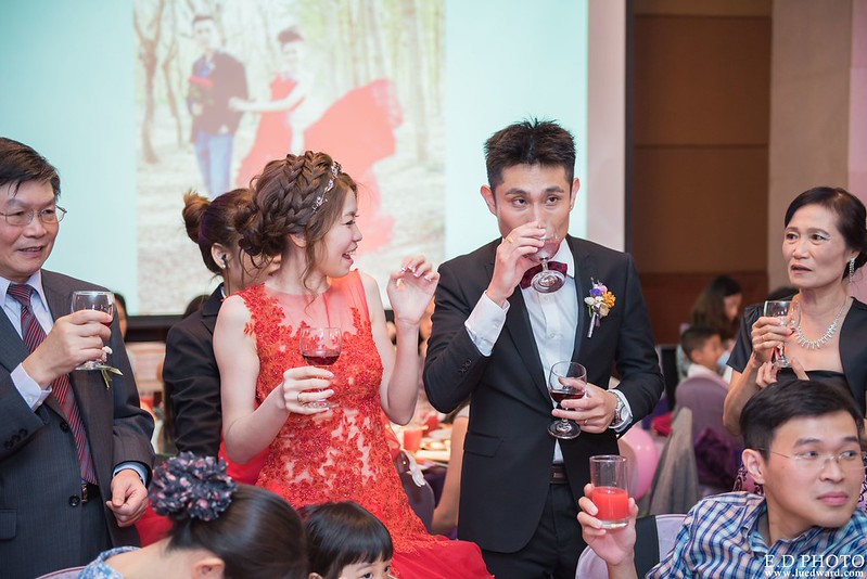 [高雄婚攝] 賢鈞＆郁芬 婚禮紀錄｜漢神巨蛋冠鶴廳