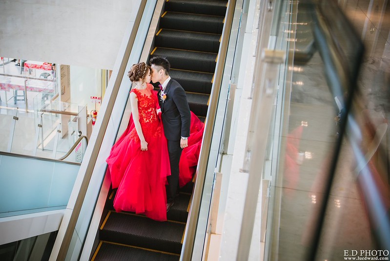 [高雄婚攝] 賢鈞＆郁芬 婚禮紀錄｜漢神巨蛋冠鶴廳
