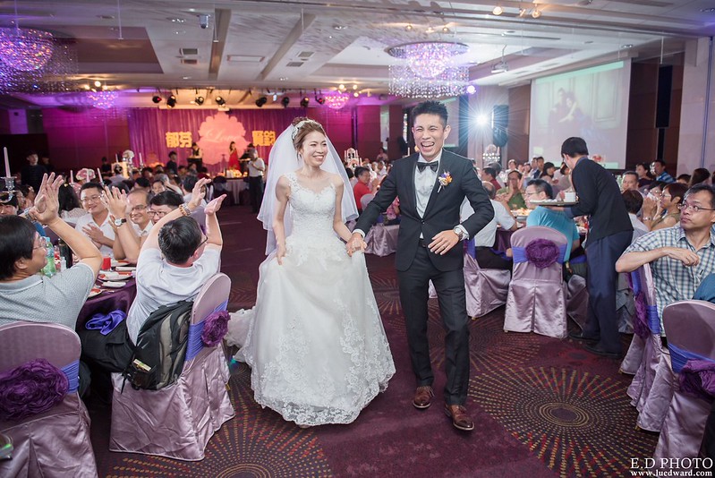 [高雄婚攝] 賢鈞＆郁芬 婚禮紀錄｜漢神巨蛋冠鶴廳