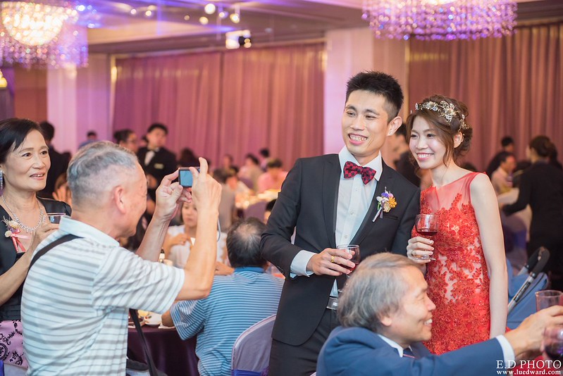 [高雄婚攝] 賢鈞＆郁芬 婚禮紀錄｜漢神巨蛋冠鶴廳