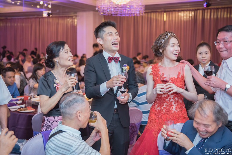 [高雄婚攝] 賢鈞＆郁芬 婚禮紀錄｜漢神巨蛋冠鶴廳