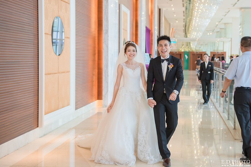 [高雄婚攝] 賢鈞＆郁芬 婚禮紀錄｜漢神巨蛋冠鶴廳