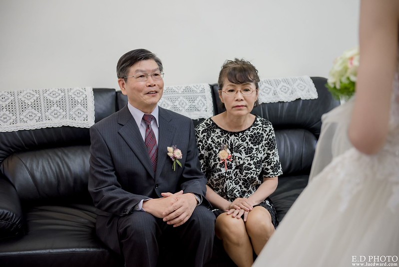 [高雄婚攝] 賢鈞＆郁芬 婚禮紀錄｜漢神巨蛋冠鶴廳