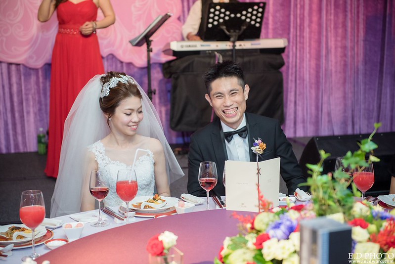 [高雄婚攝] 賢鈞＆郁芬 婚禮紀錄｜漢神巨蛋冠鶴廳