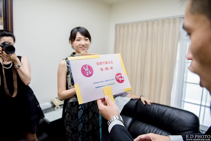 [高雄婚攝] 賢鈞＆郁芬 婚禮紀錄｜漢神巨蛋冠鶴廳