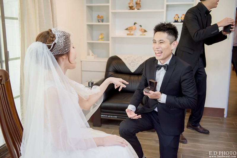 [高雄婚攝] 賢鈞＆郁芬 婚禮紀錄｜漢神巨蛋冠鶴廳