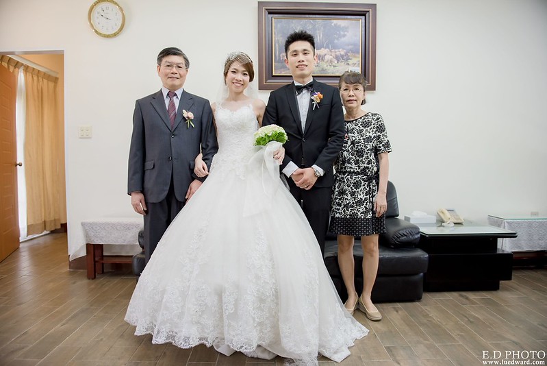 [高雄婚攝] 賢鈞＆郁芬 婚禮紀錄｜漢神巨蛋冠鶴廳