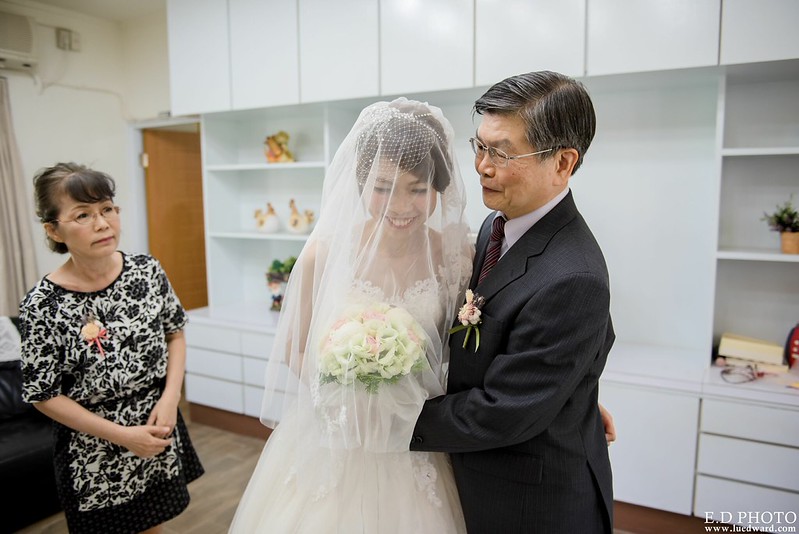 [高雄婚攝] 賢鈞＆郁芬 婚禮紀錄｜漢神巨蛋冠鶴廳