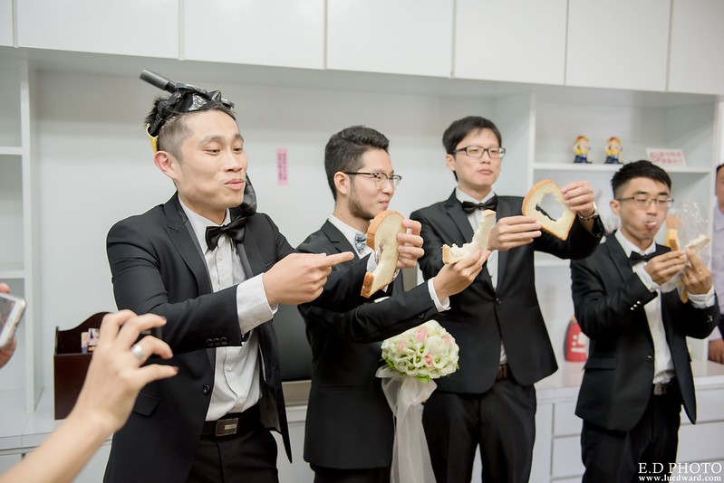 [高雄婚攝] 賢鈞＆郁芬 婚禮紀錄｜漢神巨蛋冠鶴廳