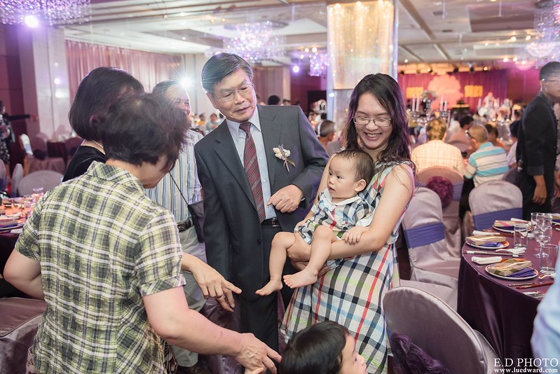 [高雄婚攝] 賢鈞＆郁芬 婚禮紀錄｜漢神巨蛋冠鶴廳