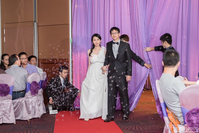 [高雄婚攝] 賢鈞＆郁芬 婚禮紀錄｜漢神巨蛋冠鶴廳