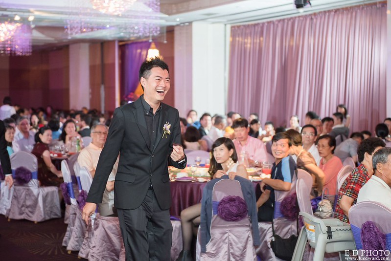 [高雄婚攝] 賢鈞＆郁芬 婚禮紀錄｜漢神巨蛋冠鶴廳