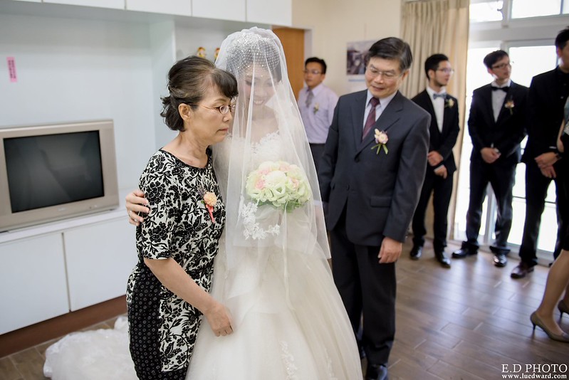 [高雄婚攝] 賢鈞＆郁芬 婚禮紀錄｜漢神巨蛋冠鶴廳
