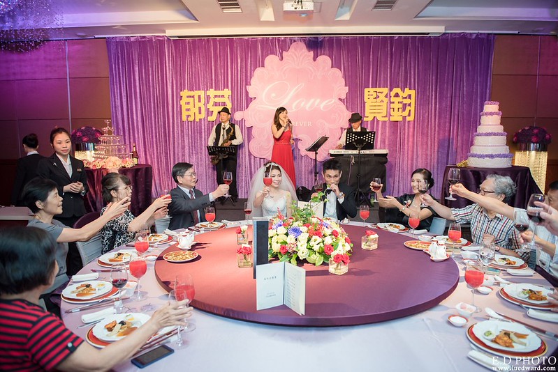 [高雄婚攝] 賢鈞＆郁芬 婚禮紀錄｜漢神巨蛋冠鶴廳