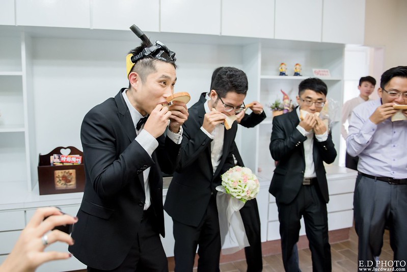 [高雄婚攝] 賢鈞＆郁芬 婚禮紀錄｜漢神巨蛋冠鶴廳