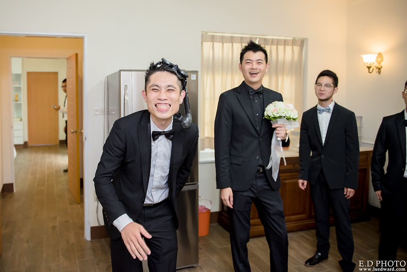 [高雄婚攝] 賢鈞＆郁芬 婚禮紀錄｜漢神巨蛋冠鶴廳