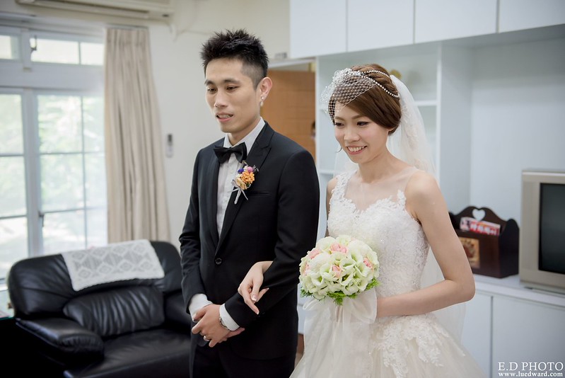 [高雄婚攝] 賢鈞＆郁芬 婚禮紀錄｜漢神巨蛋冠鶴廳