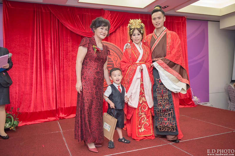 [高雄婚攝] 裕善＆梵芳 婚禮紀錄｜寒軒陽明店