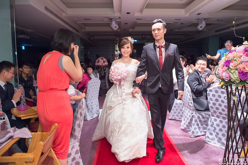 [高雄婚攝] 裕善＆梵芳 婚禮紀錄｜寒軒陽明店
