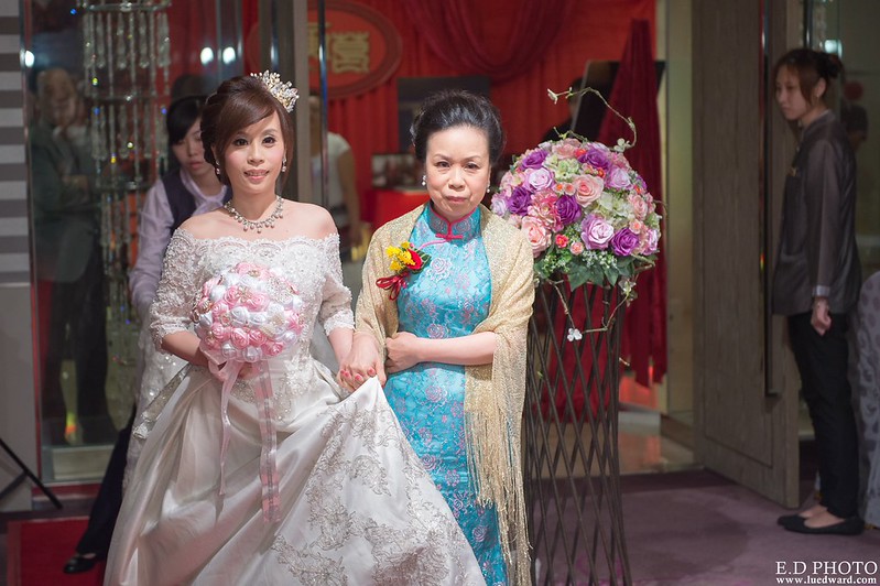 [高雄婚攝] 裕善＆梵芳 婚禮紀錄｜寒軒陽明店