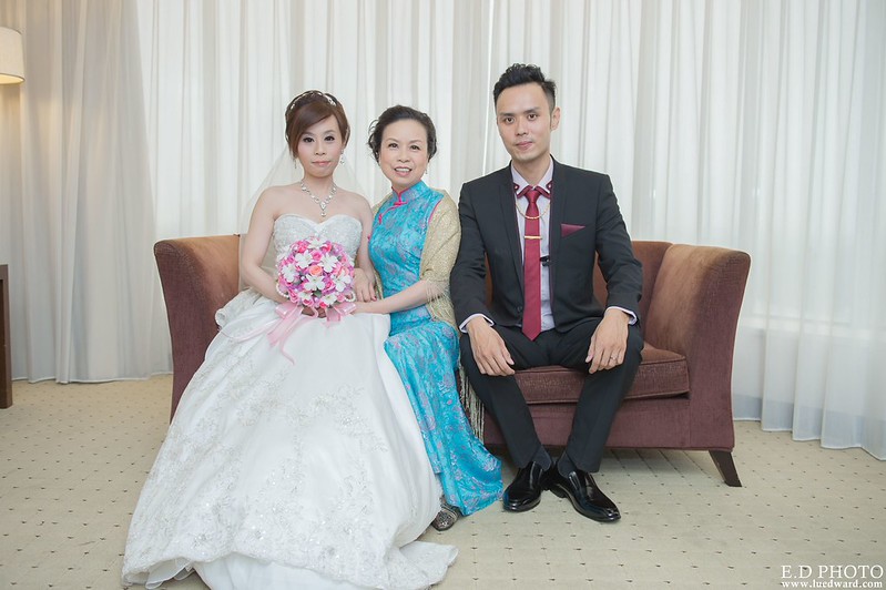 [高雄婚攝] 裕善＆梵芳 婚禮紀錄｜寒軒陽明店
