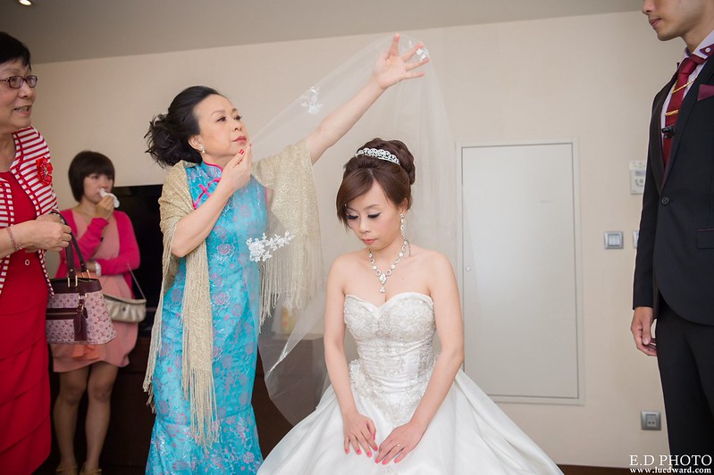 [高雄婚攝] 裕善＆梵芳 婚禮紀錄｜寒軒陽明店