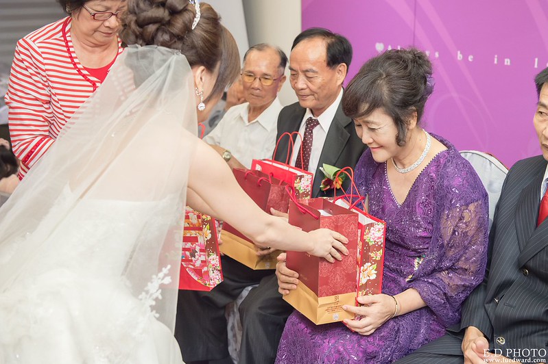 [高雄婚攝] 裕善＆梵芳 婚禮紀錄｜寒軒陽明店