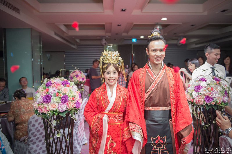 [高雄婚攝] 裕善＆梵芳 婚禮紀錄｜寒軒陽明店