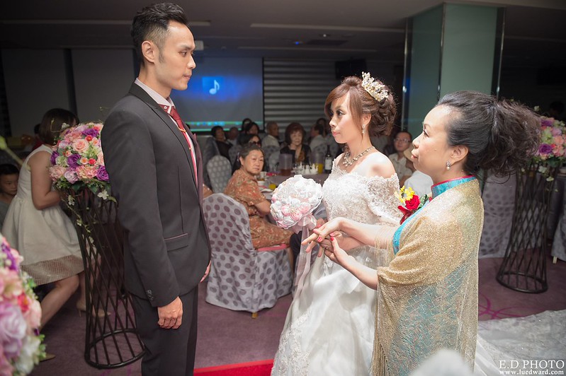 [高雄婚攝] 裕善＆梵芳 婚禮紀錄｜寒軒陽明店