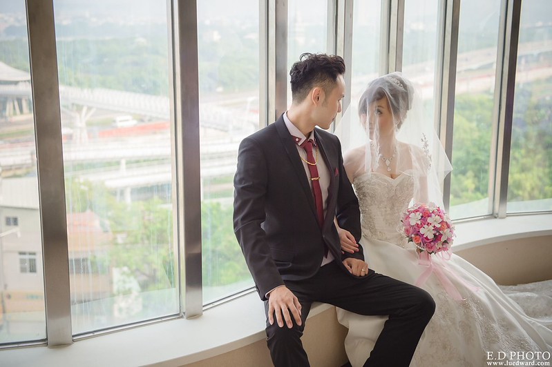 [高雄婚攝] 裕善＆梵芳 婚禮紀錄｜寒軒陽明店