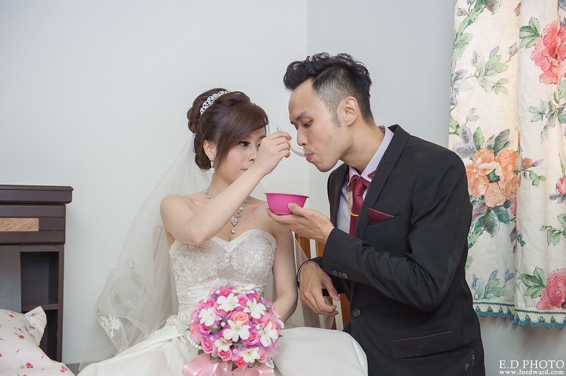 [高雄婚攝] 裕善＆梵芳 婚禮紀錄｜寒軒陽明店
