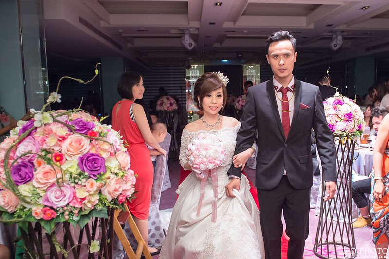 [高雄婚攝] 裕善＆梵芳 婚禮紀錄｜寒軒陽明店
