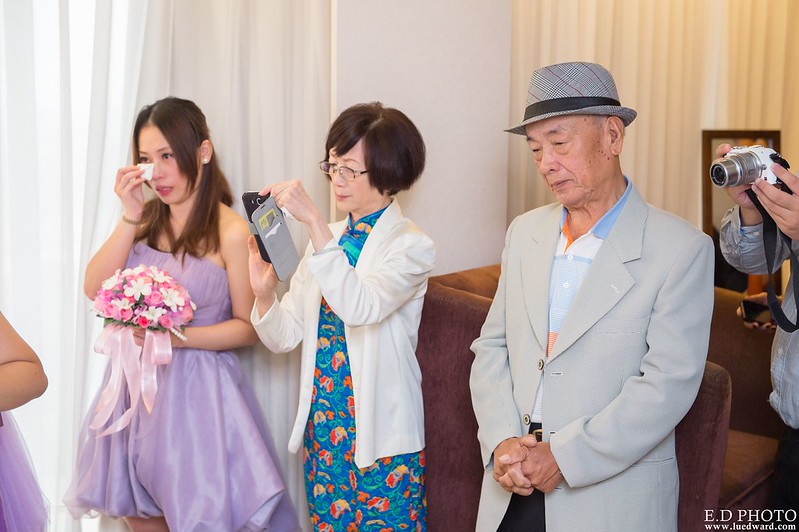 [高雄婚攝] 裕善＆梵芳 婚禮紀錄｜寒軒陽明店