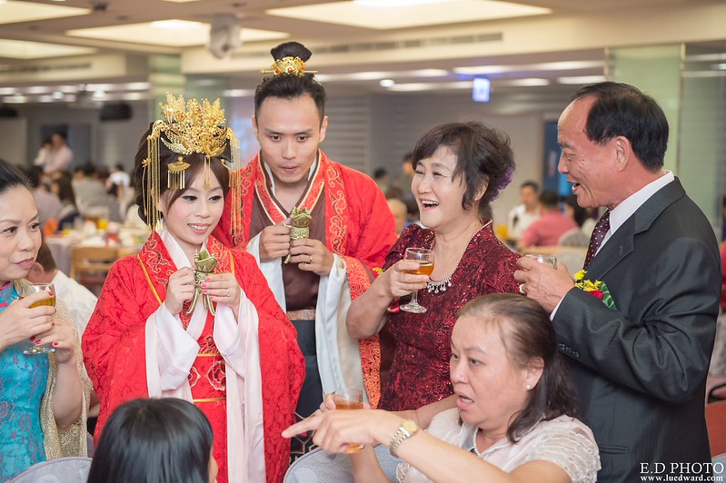 [高雄婚攝] 裕善＆梵芳 婚禮紀錄｜寒軒陽明店