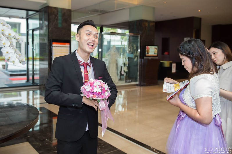 [高雄婚攝] 裕善＆梵芳 婚禮紀錄｜寒軒陽明店