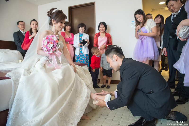 [高雄婚攝] 裕善＆梵芳 婚禮紀錄｜寒軒陽明店
