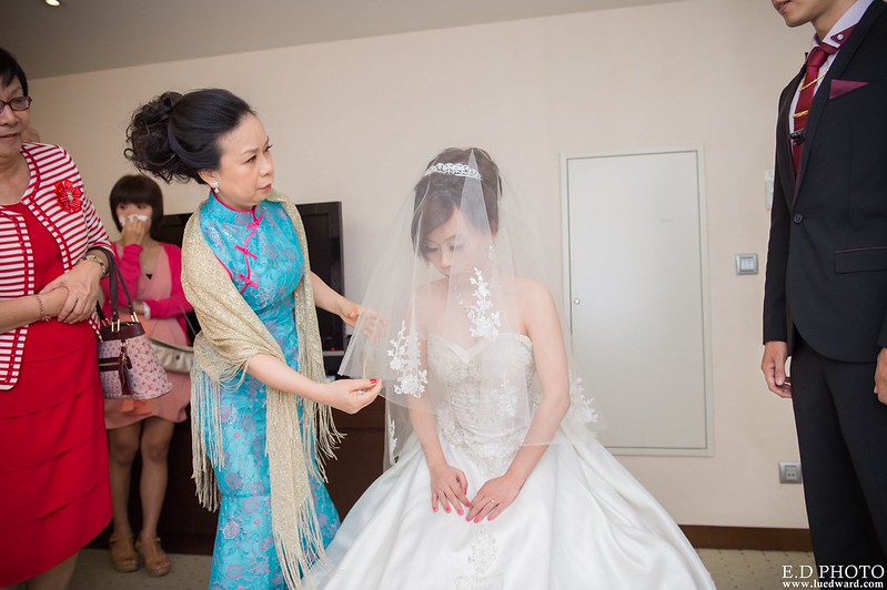 [高雄婚攝] 裕善＆梵芳 婚禮紀錄｜寒軒陽明店