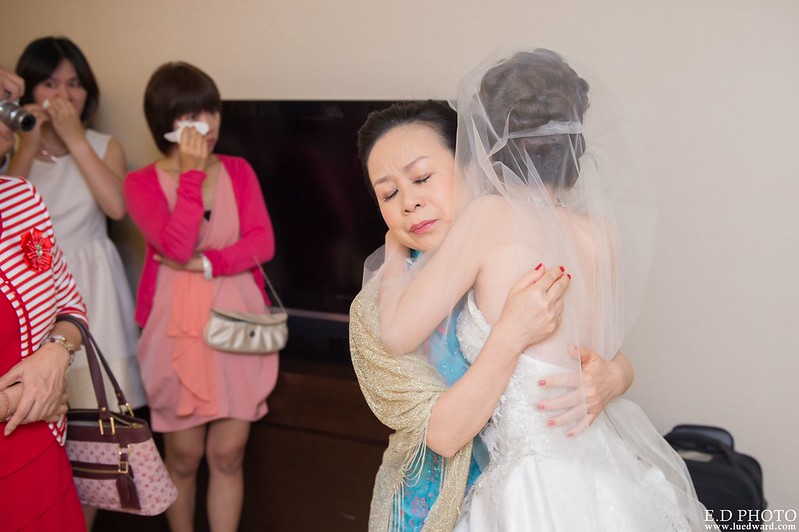 [高雄婚攝] 裕善＆梵芳 婚禮紀錄｜寒軒陽明店