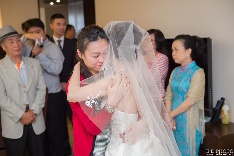 [高雄婚攝] 裕善＆梵芳 婚禮紀錄｜寒軒陽明店