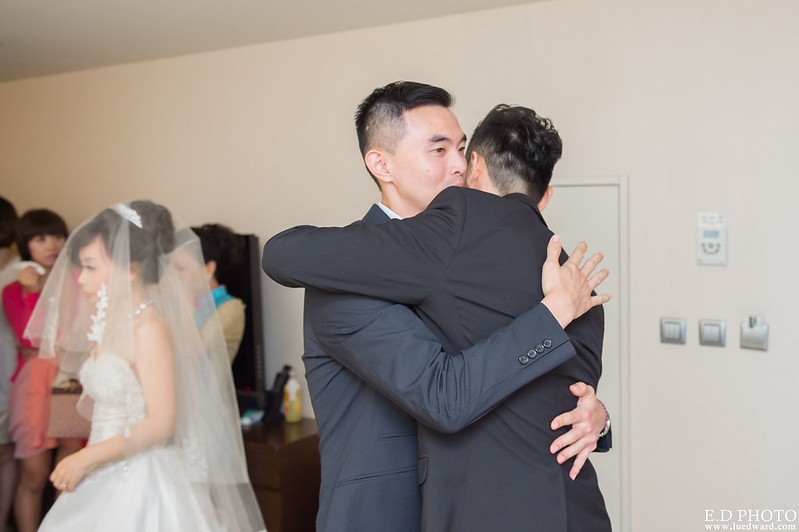 [高雄婚攝] 裕善＆梵芳 婚禮紀錄｜寒軒陽明店