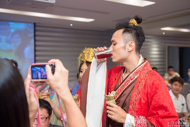 [高雄婚攝] 裕善＆梵芳 婚禮紀錄｜寒軒陽明店