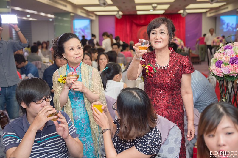 [高雄婚攝] 裕善＆梵芳 婚禮紀錄｜寒軒陽明店