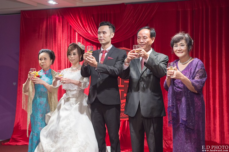 [高雄婚攝] 裕善＆梵芳 婚禮紀錄｜寒軒陽明店