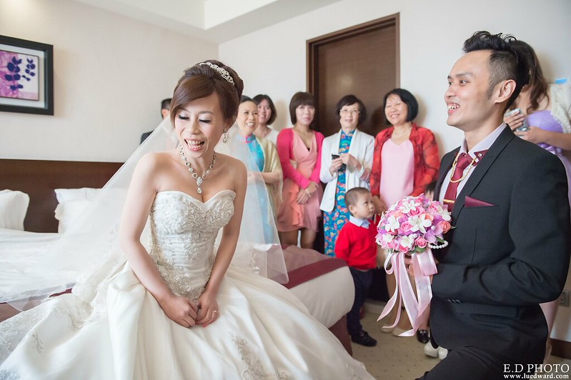 [高雄婚攝] 裕善＆梵芳 婚禮紀錄｜寒軒陽明店