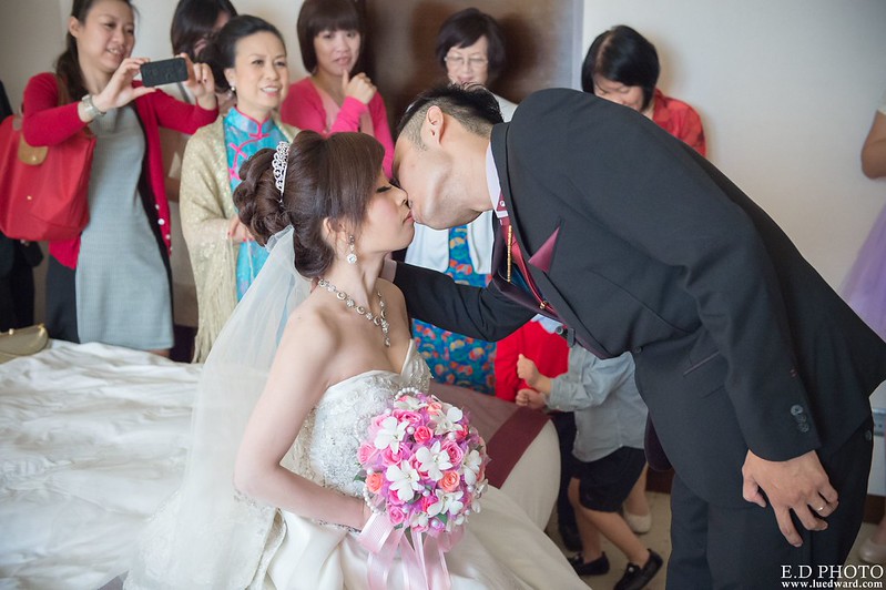 [高雄婚攝] 裕善＆梵芳 婚禮紀錄｜寒軒陽明店